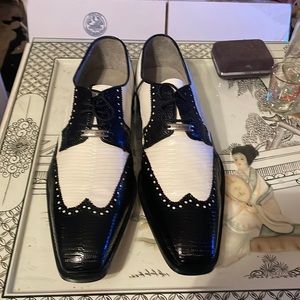 Genuine lizard wingtips